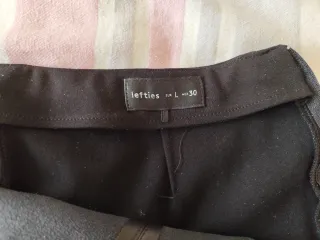 Pantalón efecto piel negro