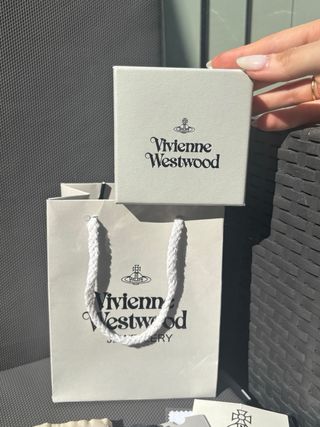 Colar Vivienne Westwood Orb Vermelho Prata