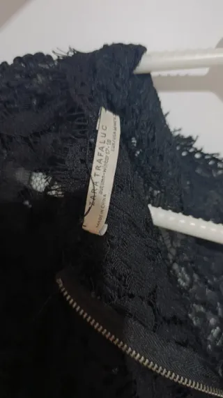 Chaqueta encaje negra manga corta cremallera