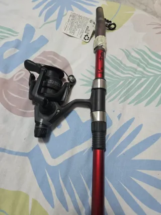 Caña de pescar a estrenar.