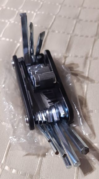 OFERTA. (2) Dos Accesorios herramientas bici.