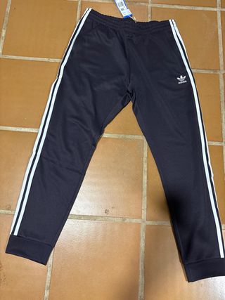 Pantalón Adidas Negro con Rayas Blancas