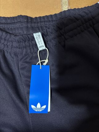 Pantalón Adidas Negro con Rayas Blancas