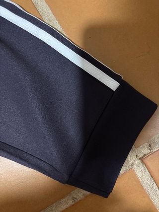 Pantalón Adidas Negro con Rayas Blancas