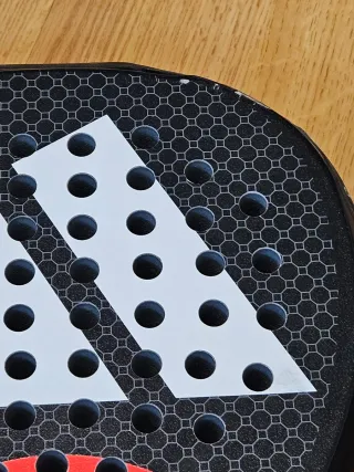 Pala Adidas Metalbone Team 2023.