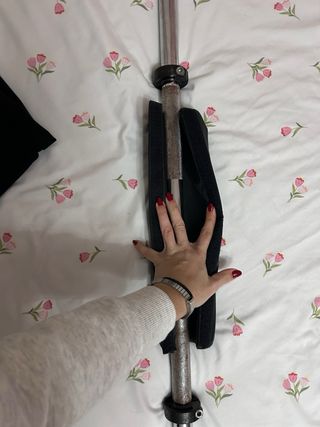 Barra de gimnasio con agarre acolchado