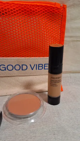 Pack Shiseido Neceser y Maquillaje