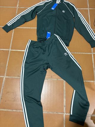 talla chaqueta S y pantalones M