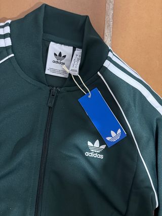 talla chaqueta S y pantalones M