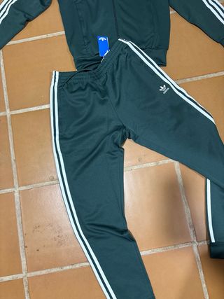 talla chaqueta S y pantalones M