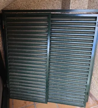Contraventanas lamas de hierro verdes 2 hojas