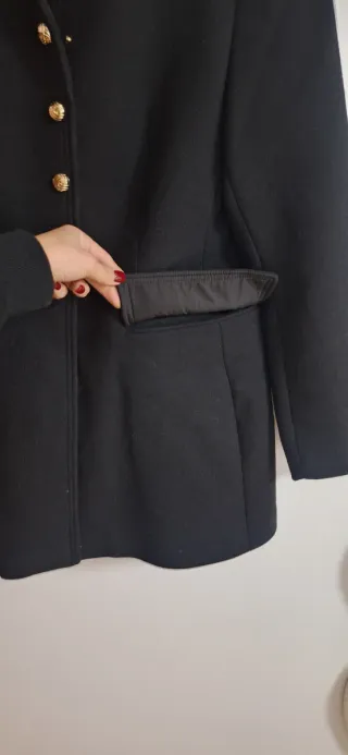 Chaqueta Zara Negra Botones Dorados