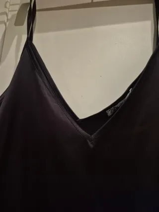 Top de tirantes negro