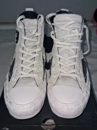 Botas Converse Blancas y Negras