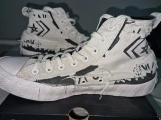 Botas Converse Blancas y Negras