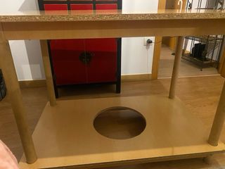 Tavolo con cristallo e tessuto floreale