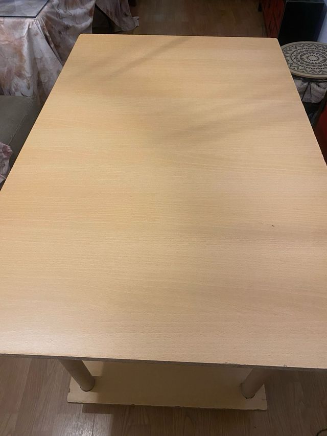 Mesa camilla con cristal y tela floral