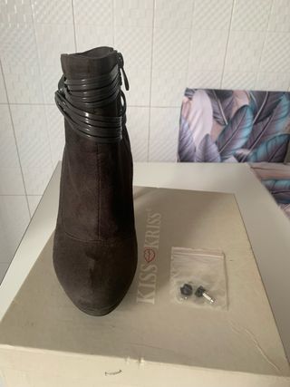 Stivaletti in camoscio