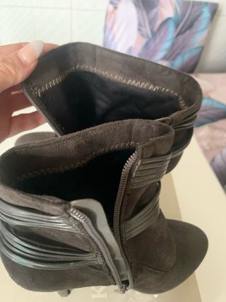 Stivaletti in camoscio