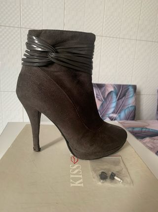 Stivaletti in camoscio