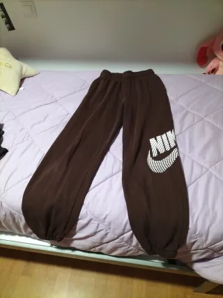 Pantalón de chándal Nike marrón