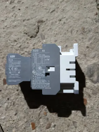 Contactor ABB CA5-04N con auxiliares