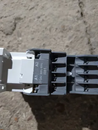 Contactor ABB CA5-04N con auxiliares