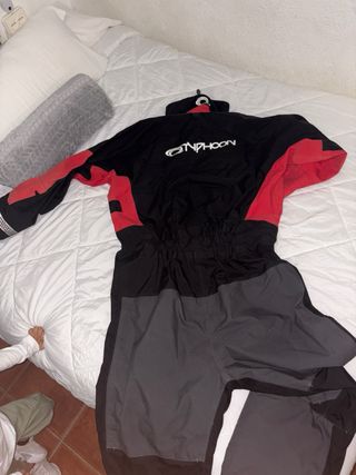 Traje Seco Typhoon Max Talla L
