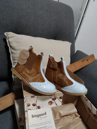 Botitas niña Bisgaard piel y charol Número 27