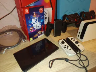 Nintendo Switch OLED Blanca y Negra