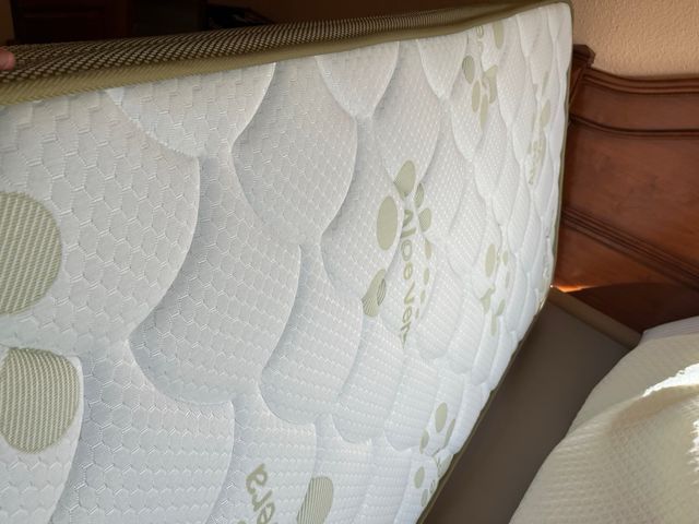 2 camas de 90 con colchón aloe vera