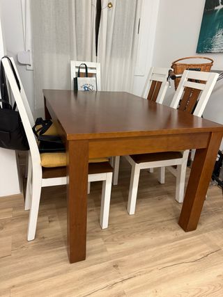 Tavolo da pranzo in legno