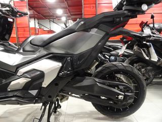 HONDA X-ADV 750
