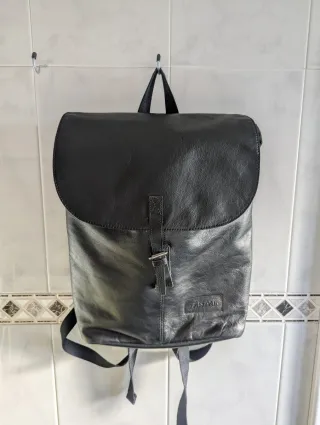 Mochila cuero grande Eastpak negra