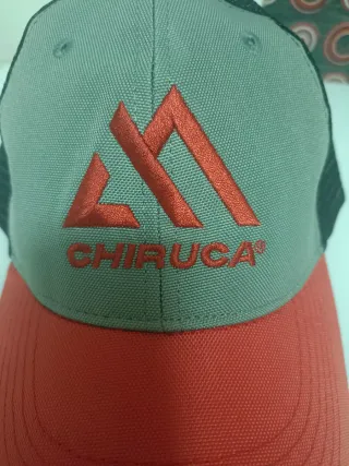 Gorra Chiruca Gris y Roja.