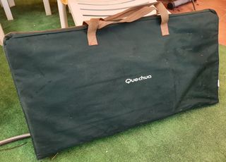 Mueble de Camping con funda, marca Quechua.