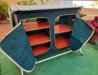 Mueble de Camping con funda, marca Quechua.