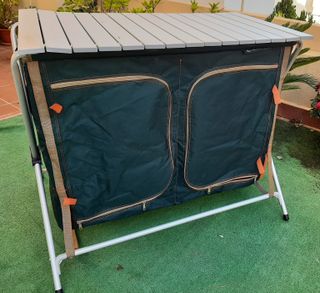 Mueble de Camping con funda, marca Quechua.