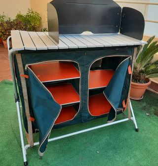 Mueble de Camping con funda, marca Quechua.