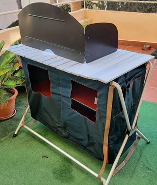 Mueble de Camping con funda, marca Quechua.