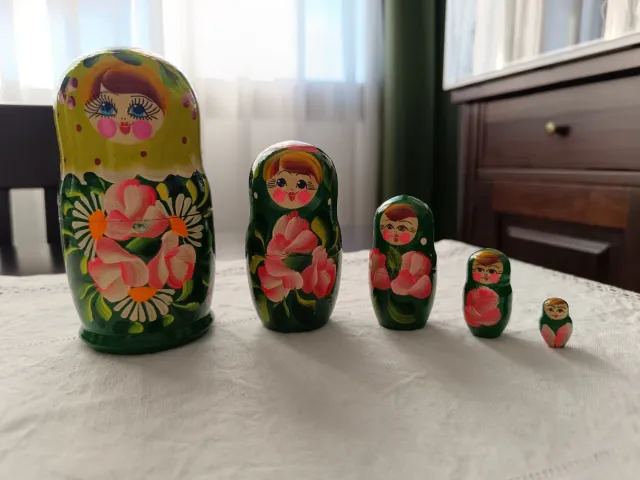 Muñecas Matrioskas de Madera Pintadas