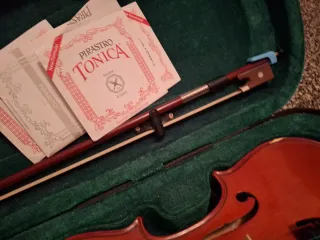 Violín 3/4 con funda y arco