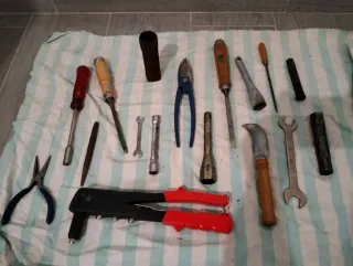 Lote de herramientas variadas