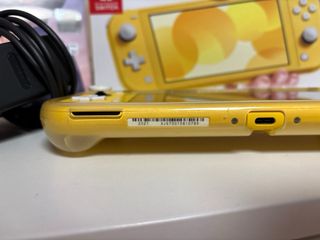 Nintendo Switch Lite Gialla