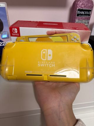 Nintendo Switch Lite Gialla