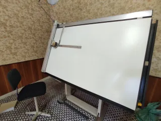 Tavolo da disegno tecnico con Tecnigrafo Neolt