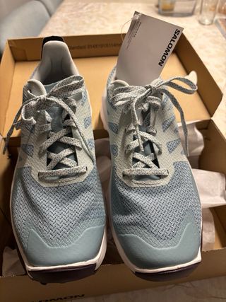 Zapatillas trail Salomon azules y grises