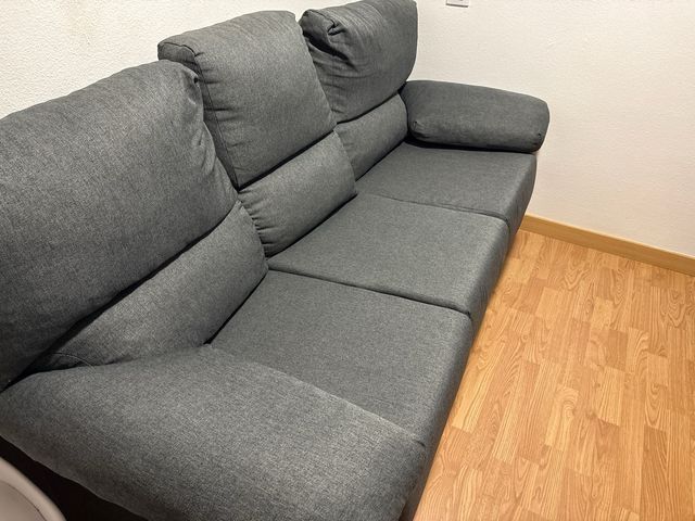 Sofá 3 plazas gris tela.