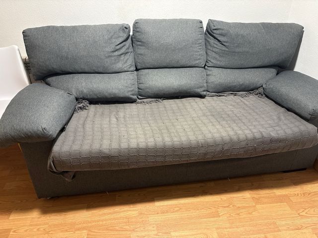 Sofá 3 plazas gris tela.