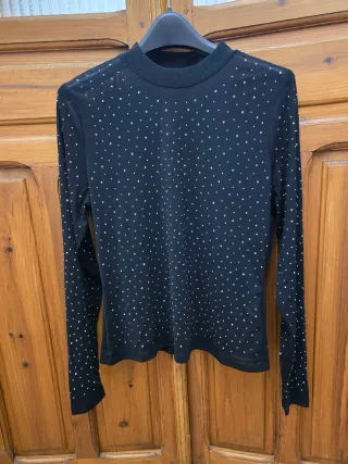 Camiseta negra semitransparente